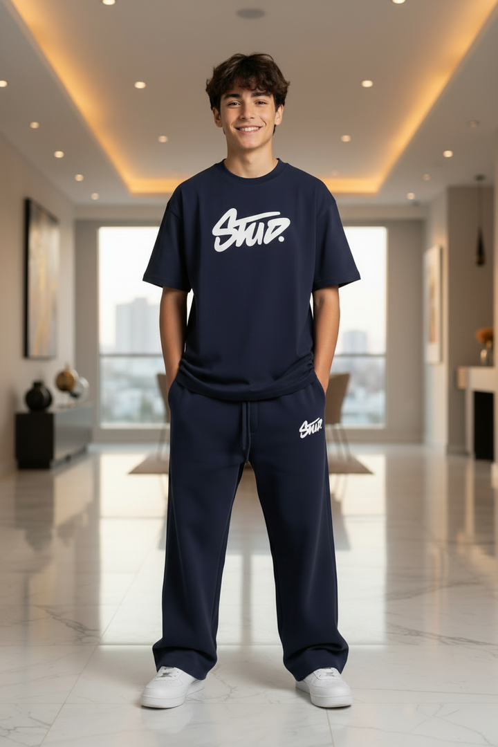 Ensemble 2 Pièces Garçon – T-shirt &amp; Jogging Bleu Marine | Imprimé Stud | 8–13 ans