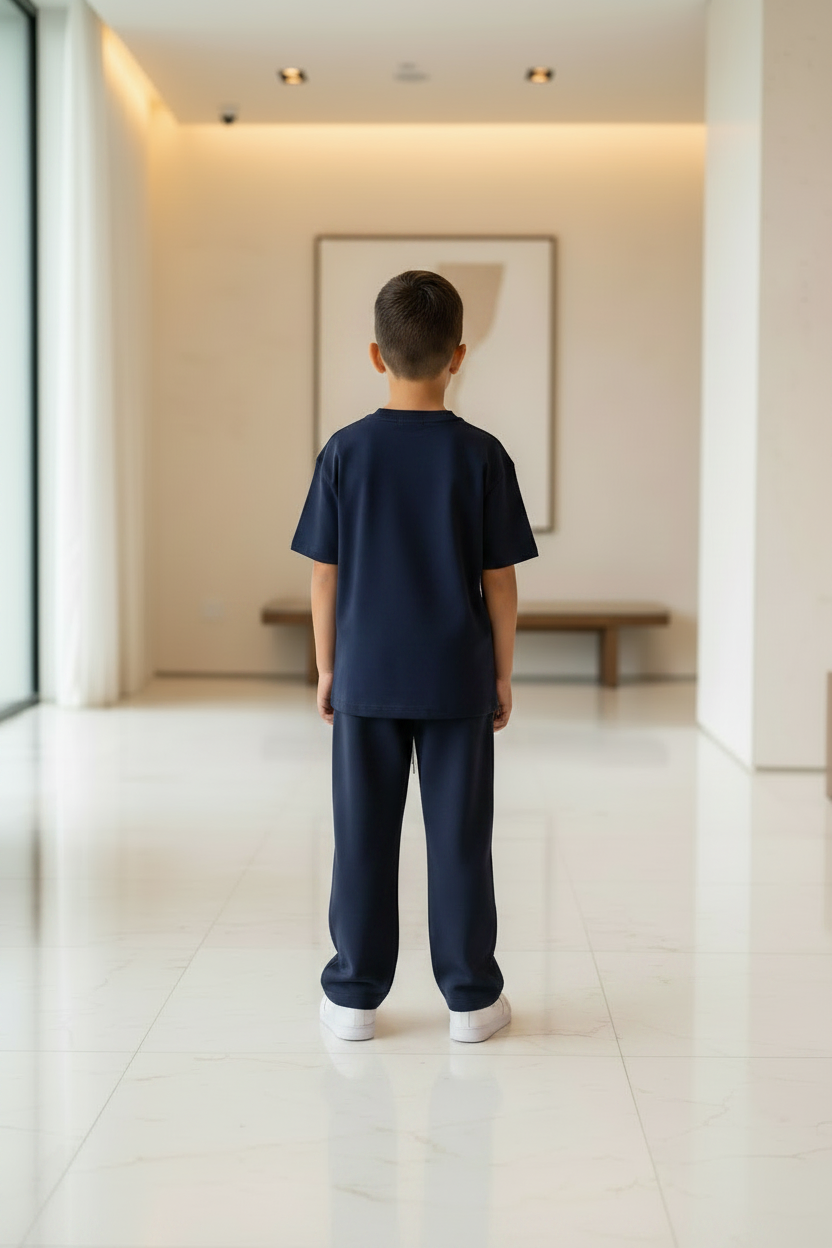 Ensemble 2 Pièces Garçon – T-shirt &amp; Jogging Bleu Marine | Imprimé Stud | 8–13 ans