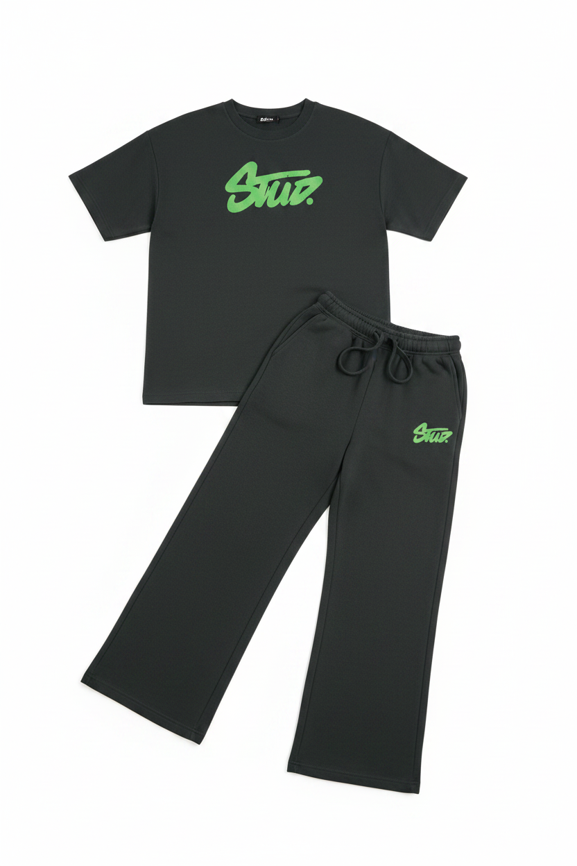 Ensemble 2 pièces fille t-shirt oversize noir imprimé Star vert pantalon large – flat lay – CHAYA STYLE
