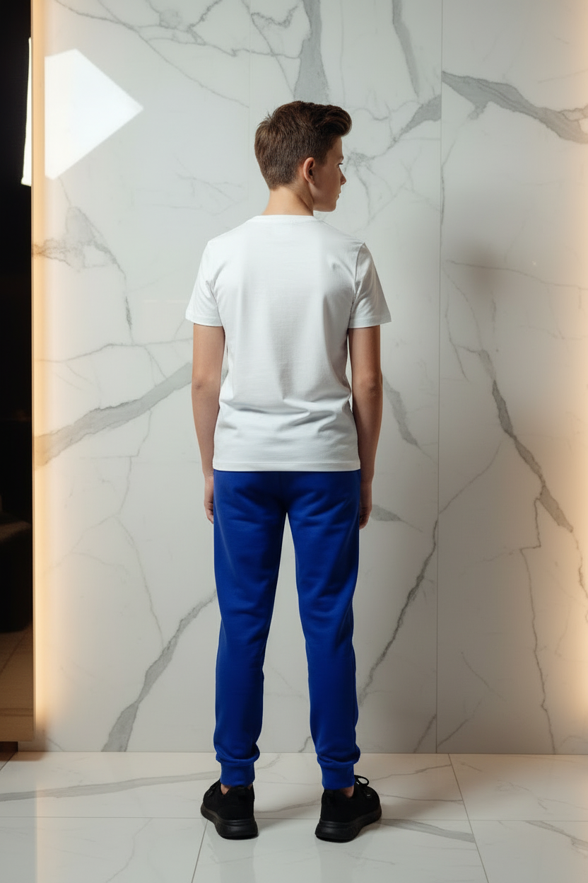 Ensemble Armani Exchange garçon – vue de dos, t-shirt blanc uni et jogging bleu royal